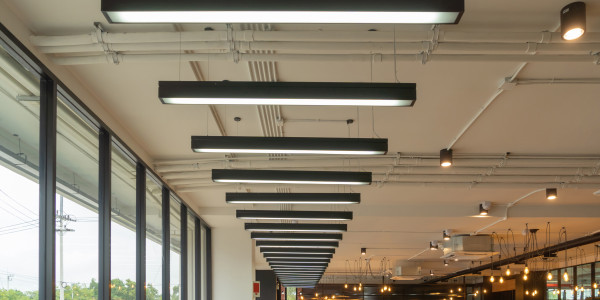 Reformas Integrales de Oficinas y Despachos en Fuenlabrada · Diseño e Instalación de Iluminación LED Eficiente