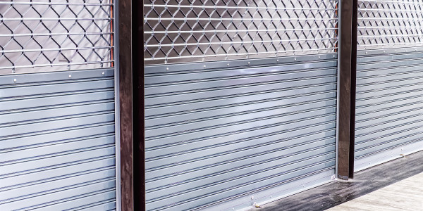 Reformas Integrales de Tiendas y Locales  Comerciales en Fuenlabrada · Instalación de  Ventanas y Persianas Comerciales