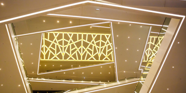 Reformas Integrales de Tiendas y Locales  Comerciales en Fuenlabrada · Diseño e Instalación de Iluminación LED Eficiente